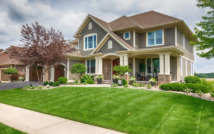Affordable residential lawn care maintenance in Wisconsin